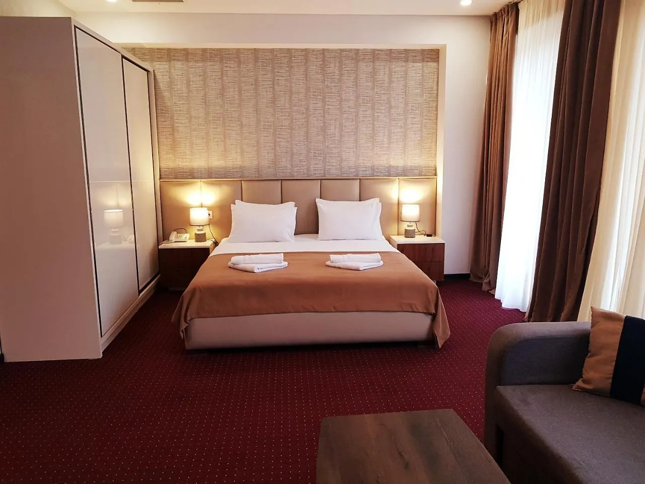 Hotel Nice Room & Guinness Pub Brasserie
