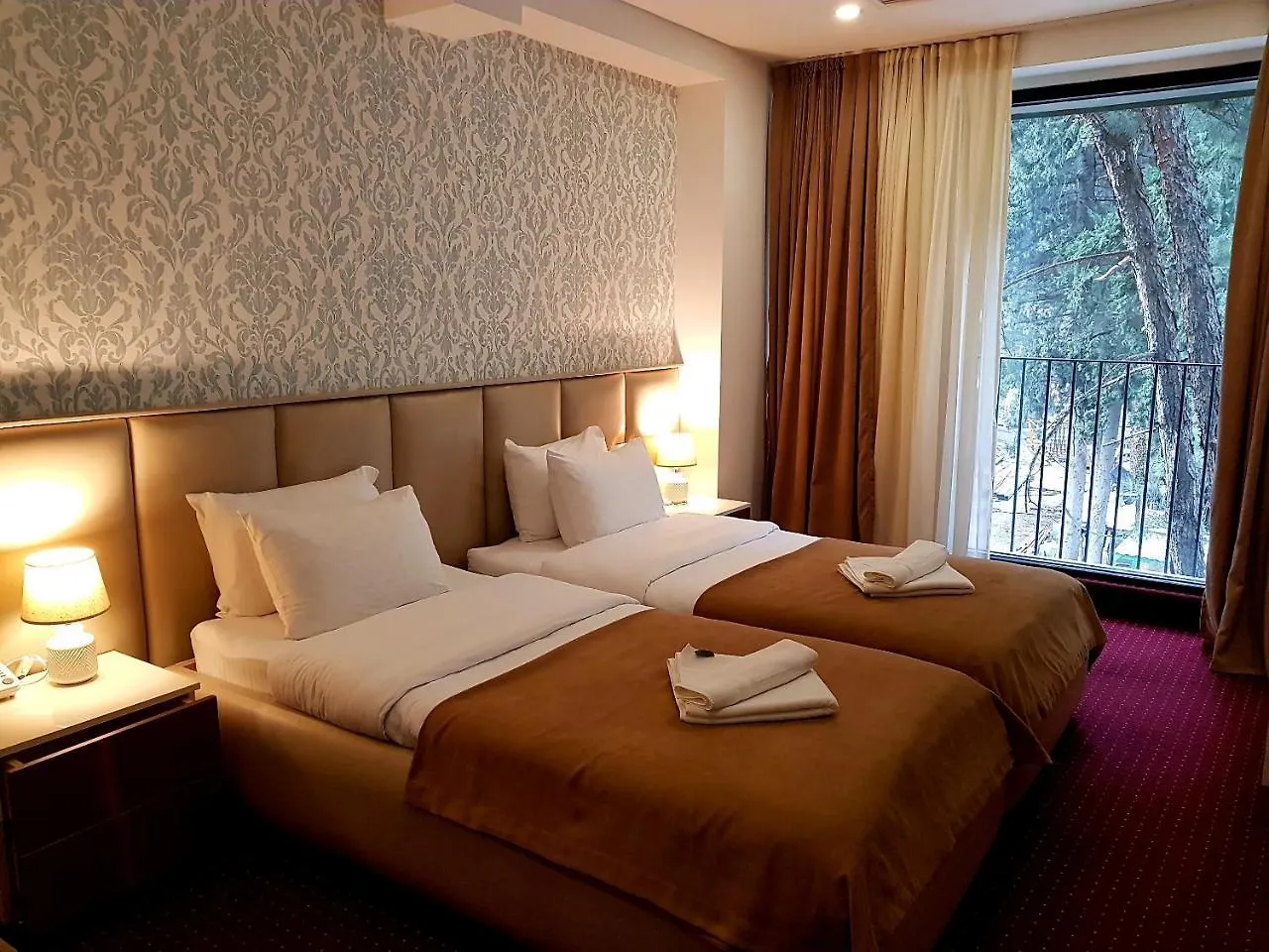 Hotel Nice Room & Guinness Pub Brasserie 3*, Tbilisi