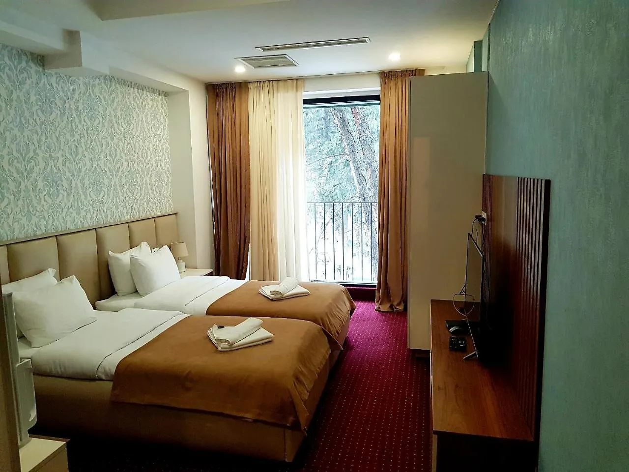 Hotel Nice Room & Guinness Pub Brasserie Tbilisi