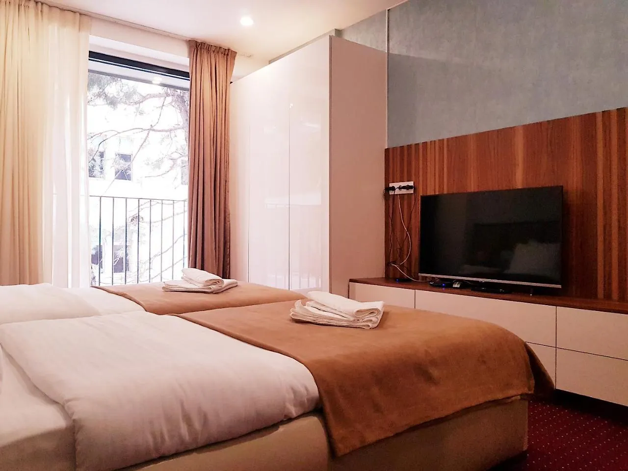 Hotel Nice Room & Guinness Pub Brasserie